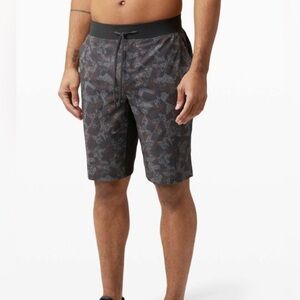 Lululemon T.H.E. Linerless Short 11” in Archetype Graphite Grey Multi Size Large